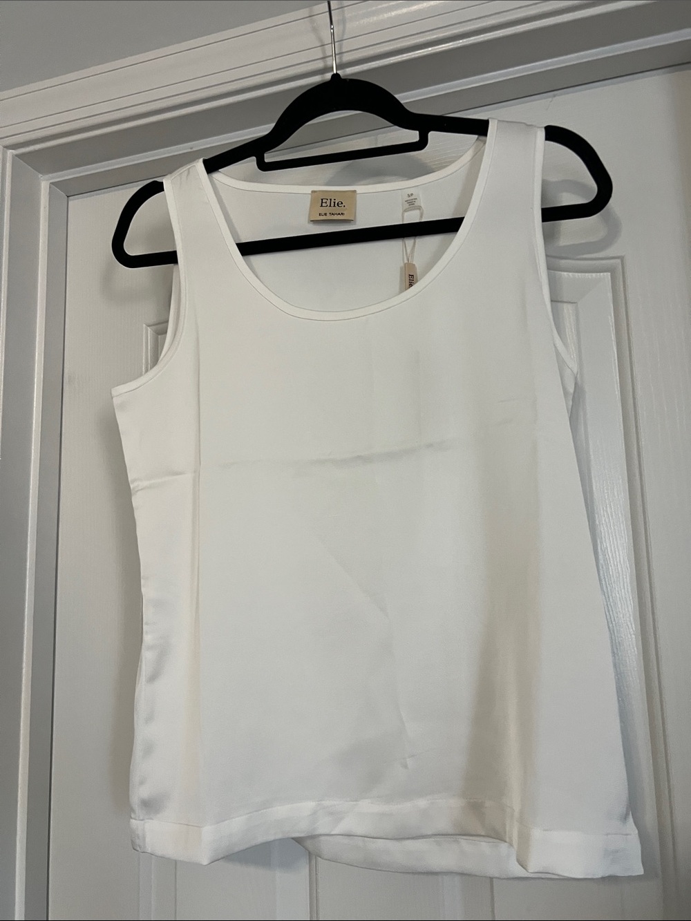 Elle White Scoop Neck Tank